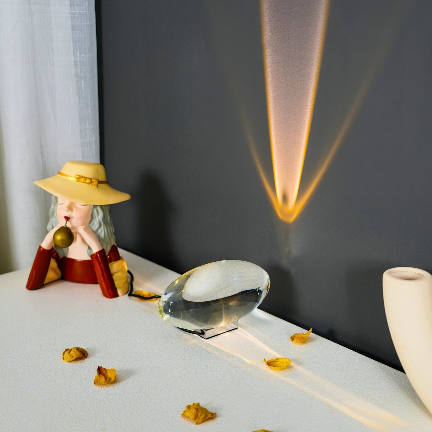 ELIOS Table Lamp - Zeenova