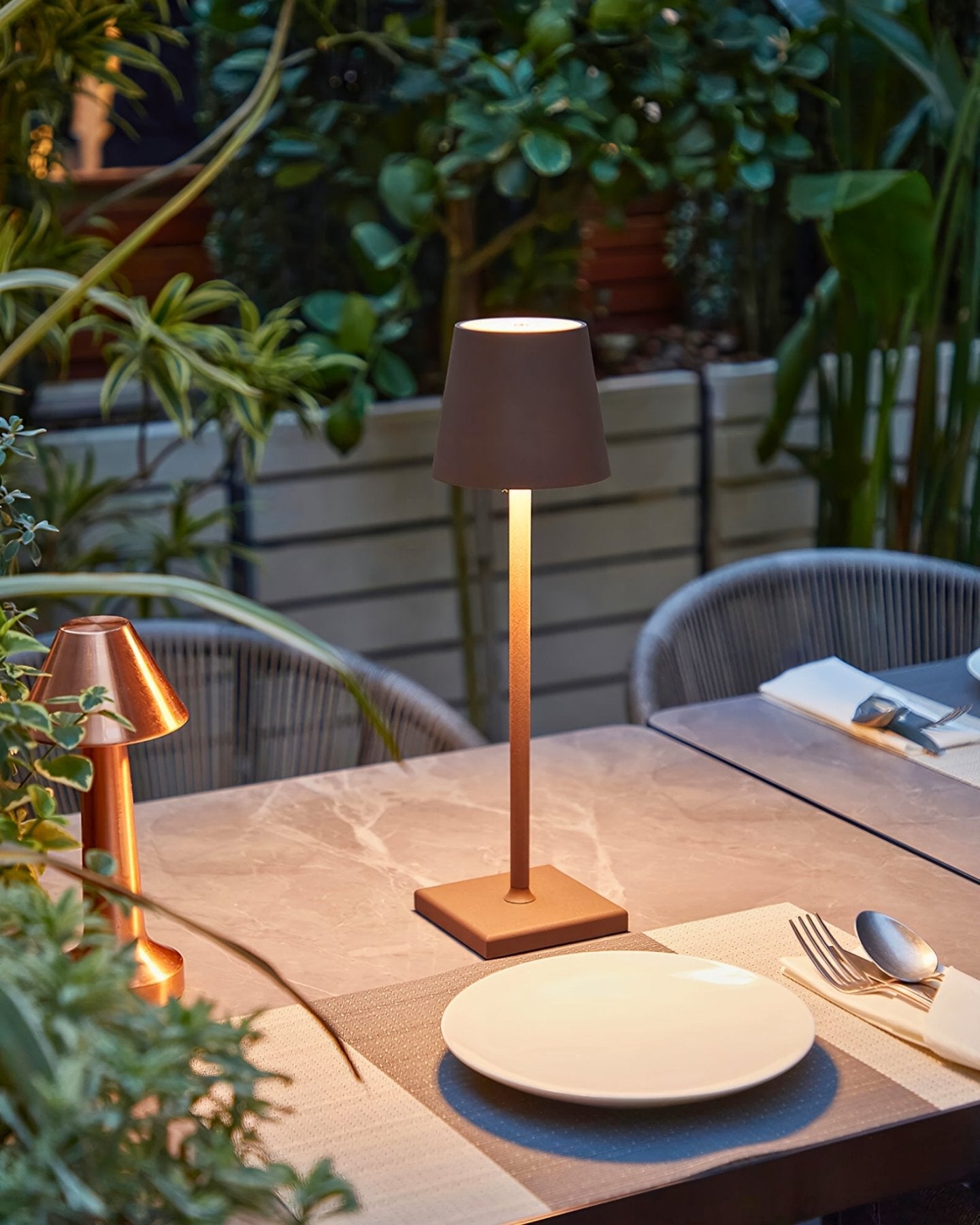 ELO Table Lamp - Zeenova