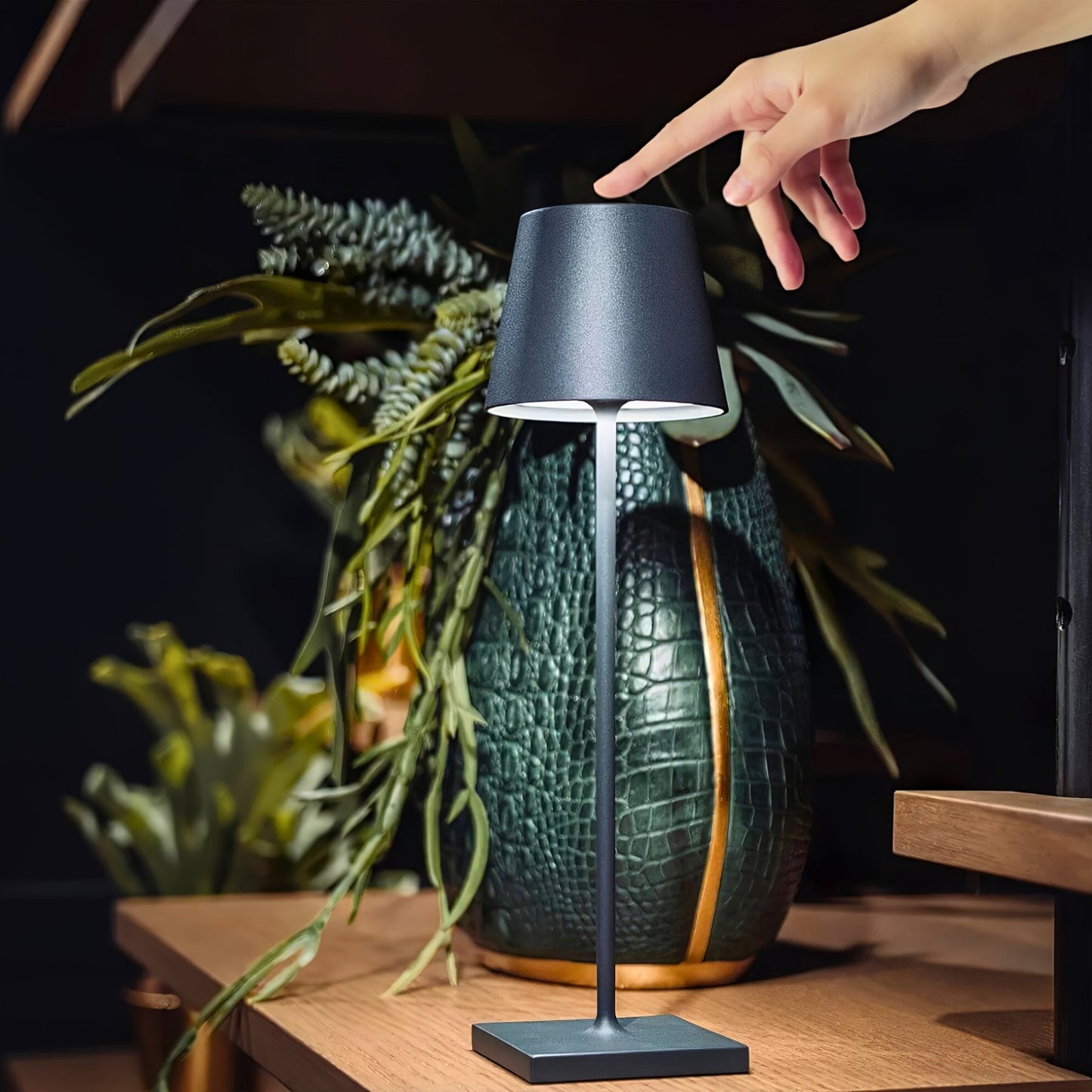 ELO Table Lamp - Zeenova