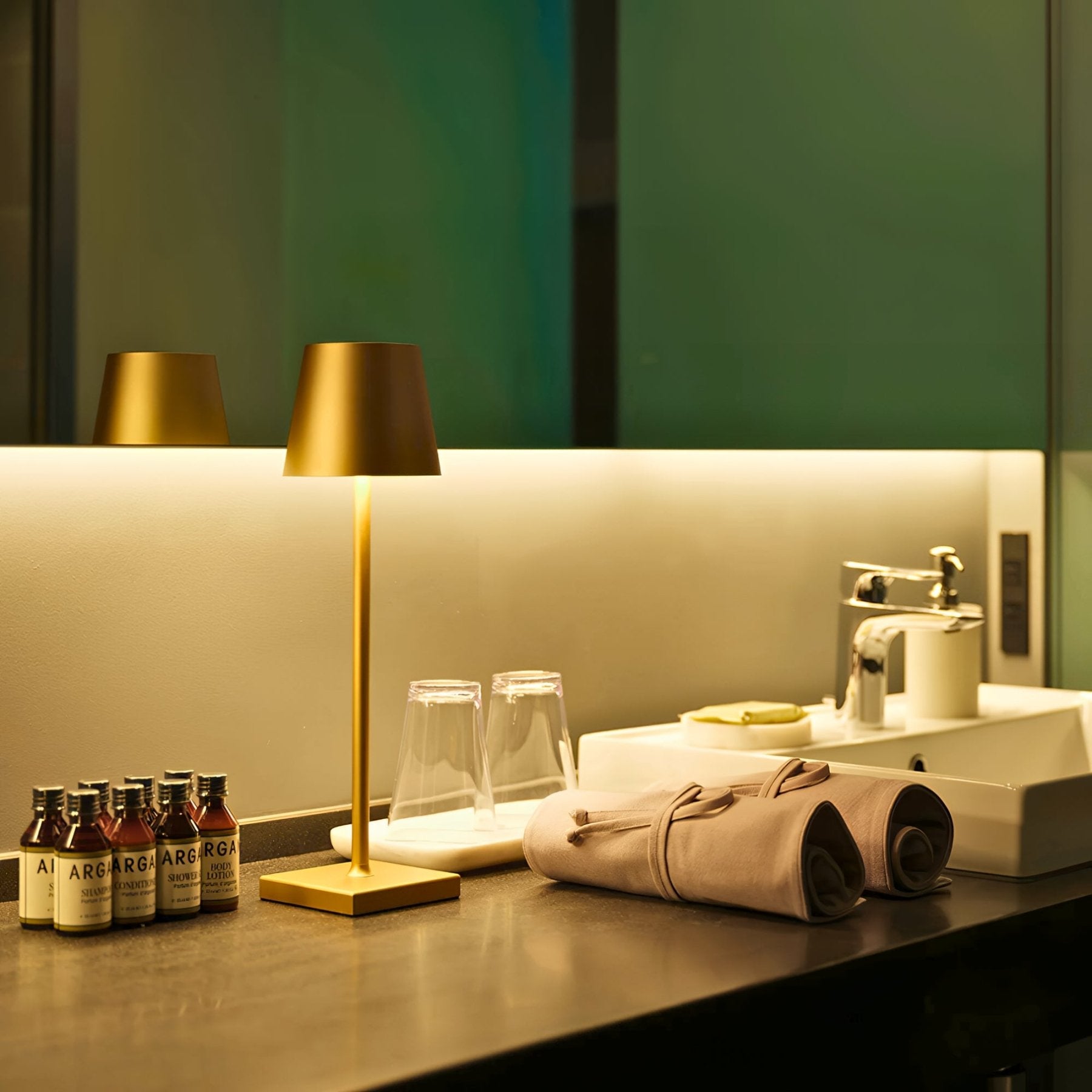 ELO Table Lamp - Zeenova