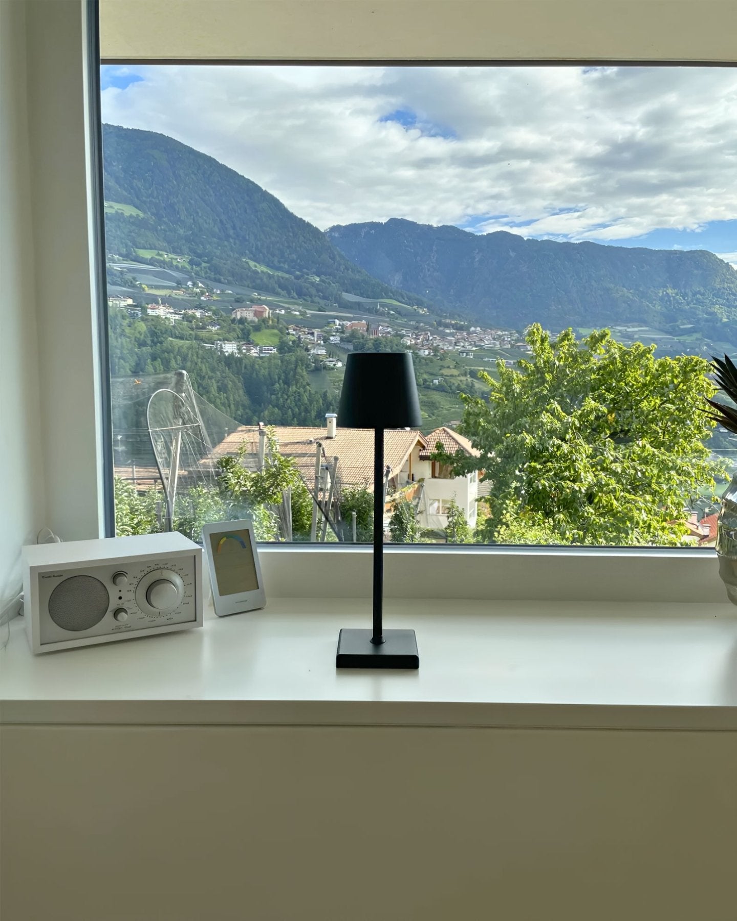 ELO Table Lamp - Zeenova