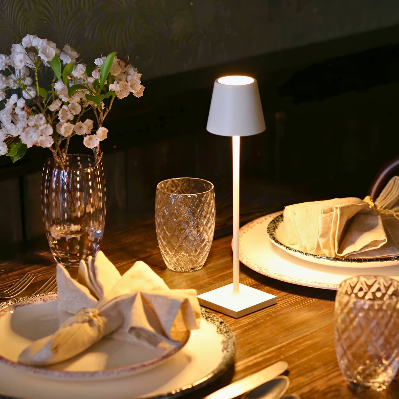 ELO Table Lamp - Zeenova