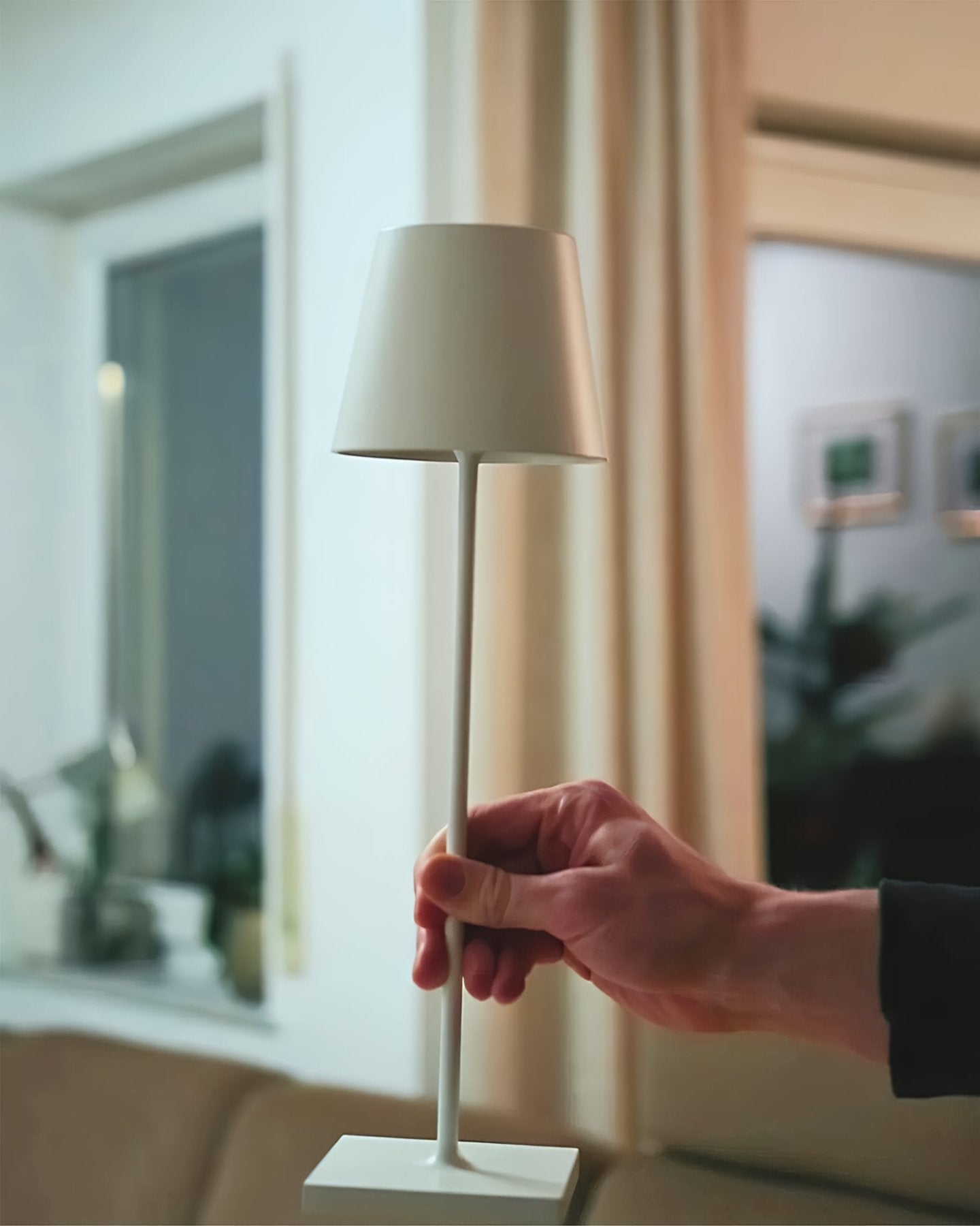 ELO Table Lamp - Zeenova