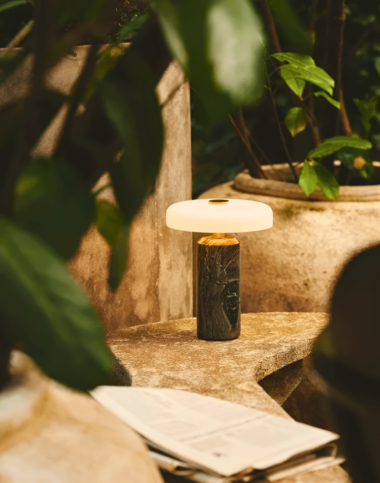 SOLENNE Table Lamp - Zeenova