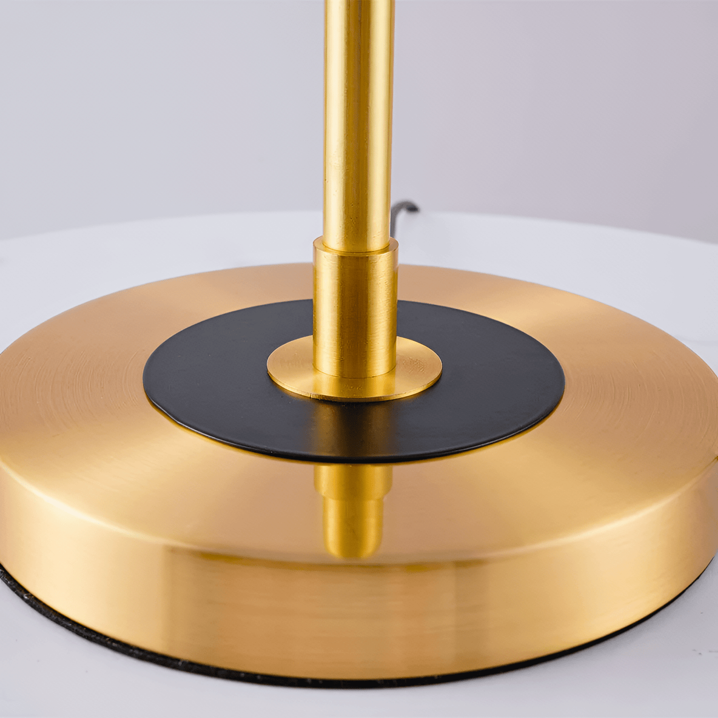 ZAREN Table Lamp - Zeenova