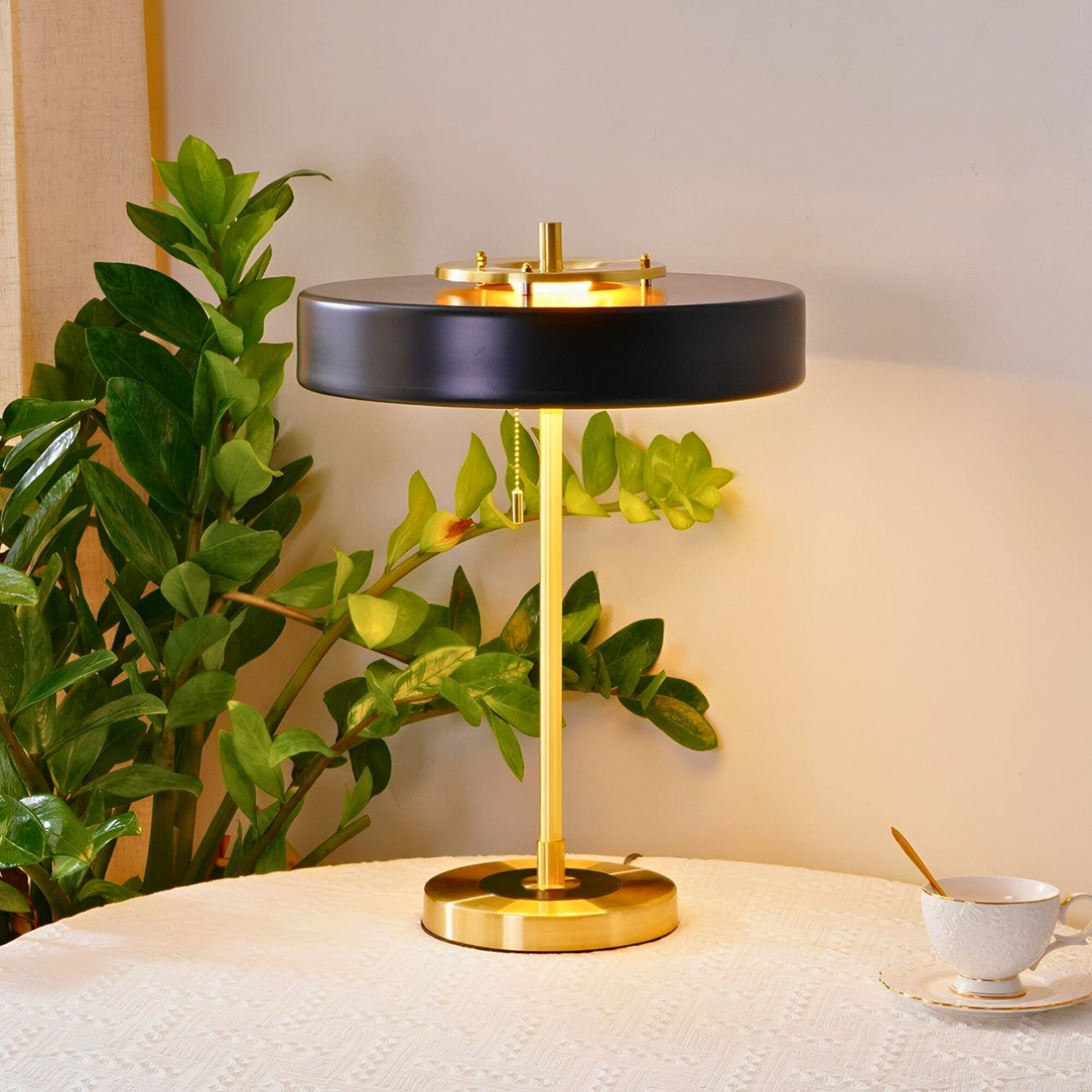 ZAREN Table Lamp - Zeenova