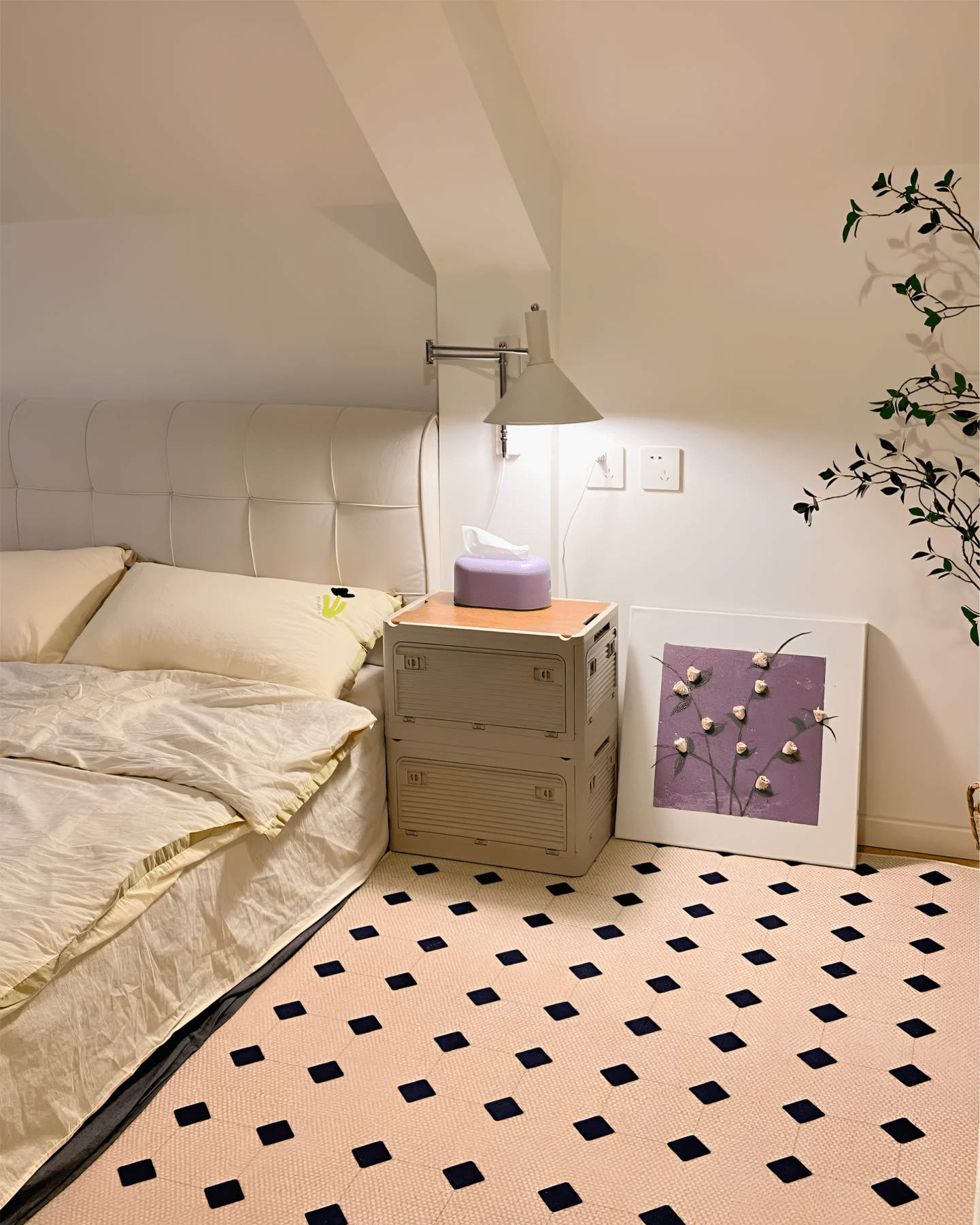 AXIS Plug - in Wall Light - Zeenova