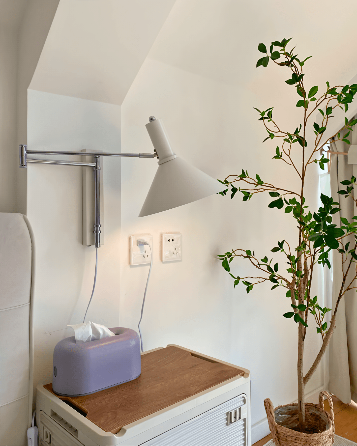 AXIS Plug - in Wall Light - Zeenova