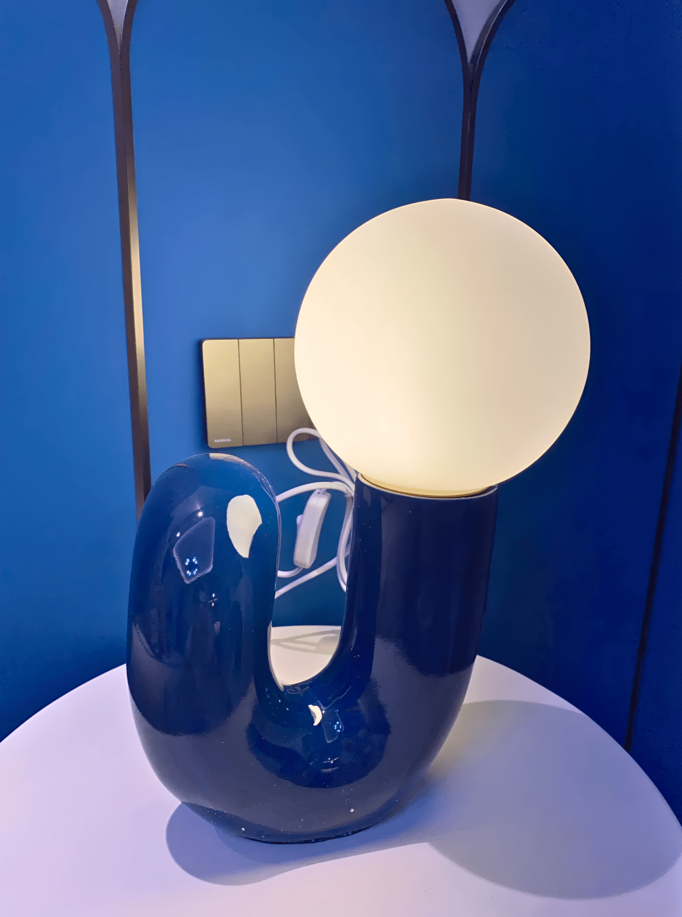 LOOPI Table Lamp - Zeenova