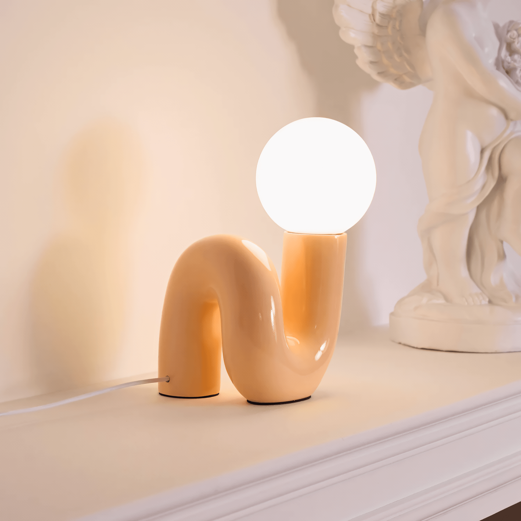 LOOPI Table Lamp - Zeenova