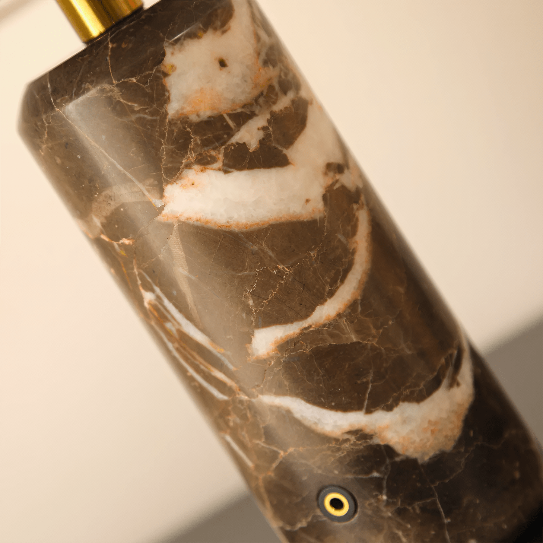 SOLENNE Table Lamp - Zeenova