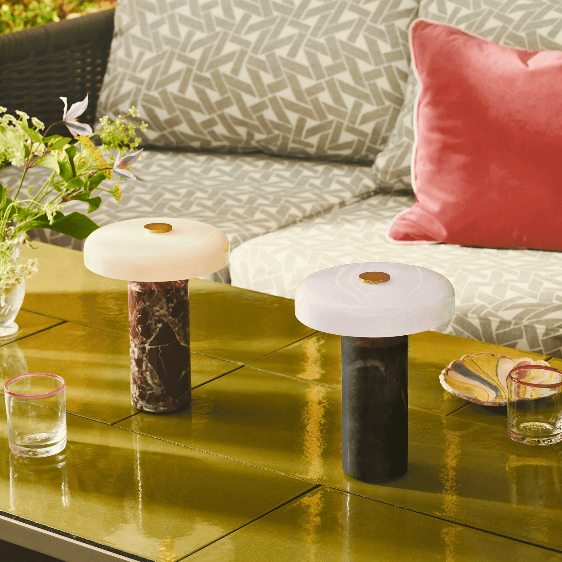SOLENNE Table Lamp - Zeenova