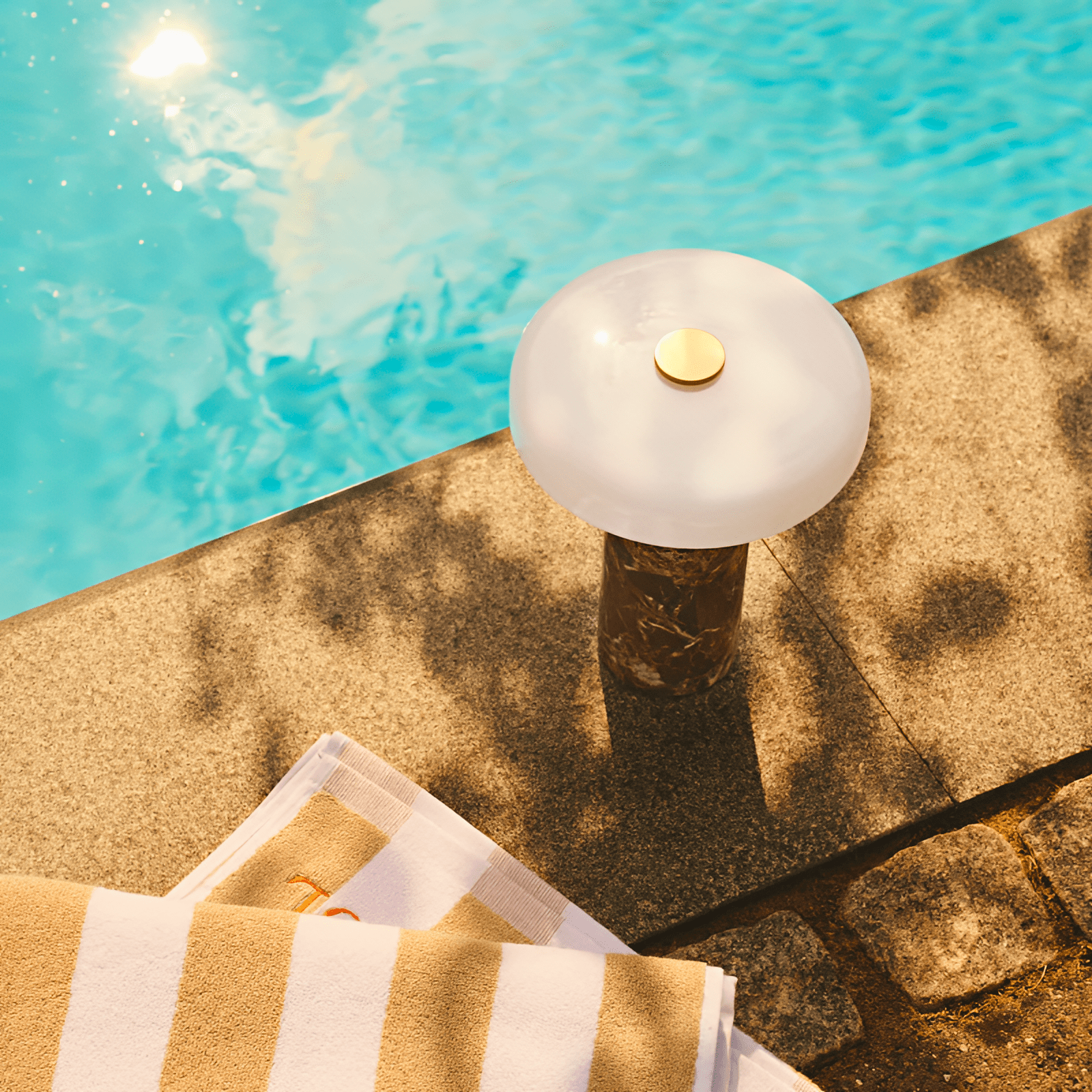 SOLENNE Table Lamp - Zeenova