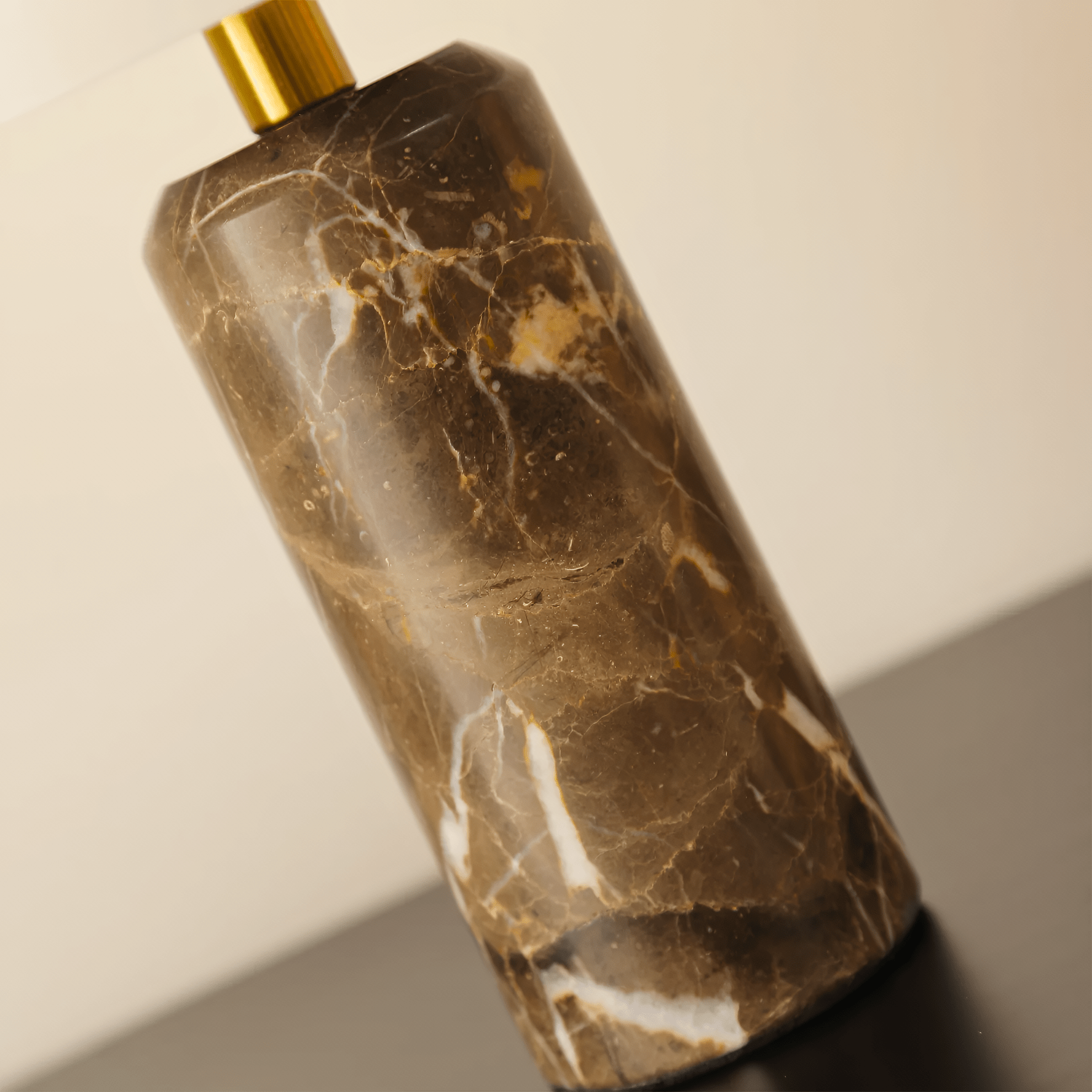 SOLENNE Table Lamp - Zeenova