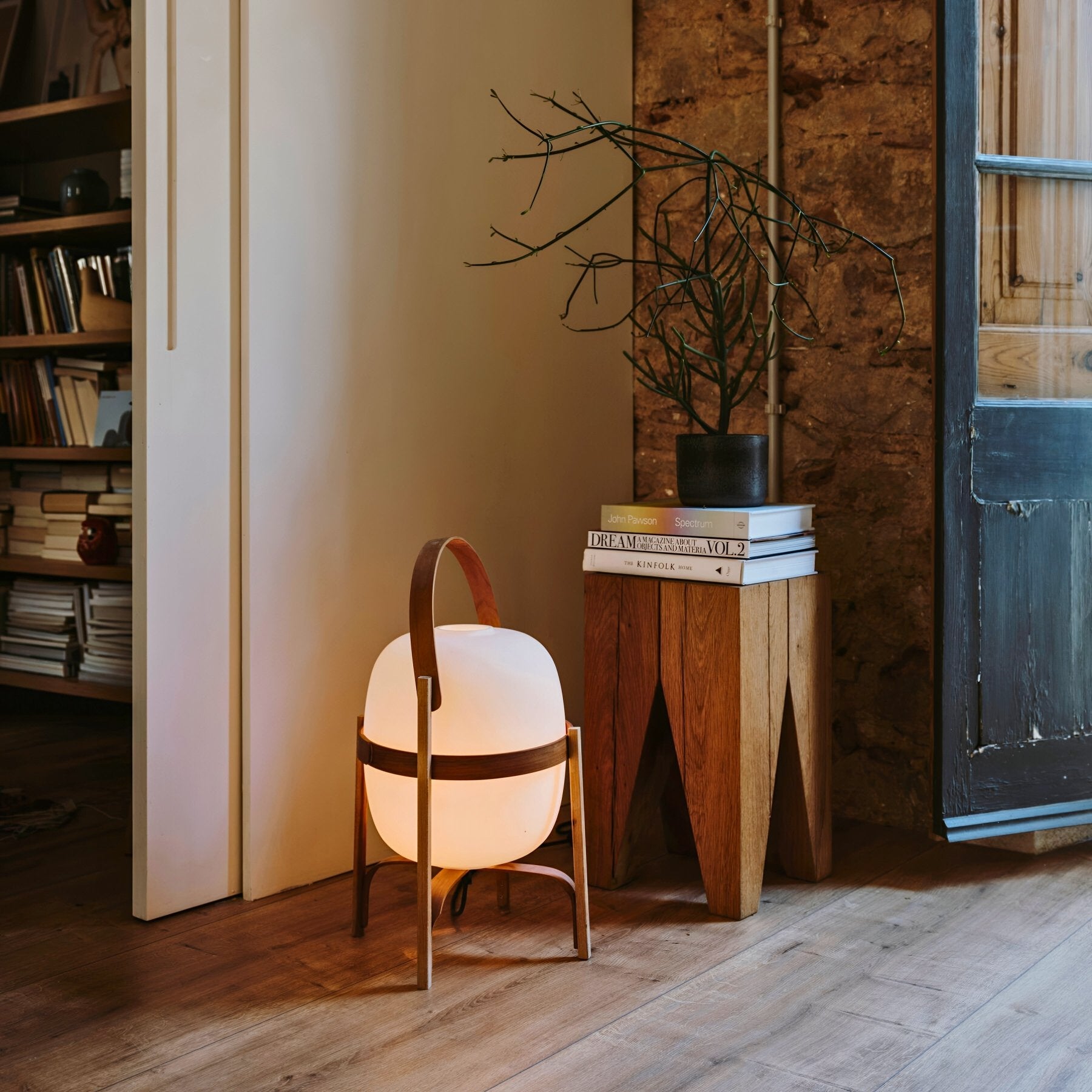 TOMO Table Lamp - Zeenova