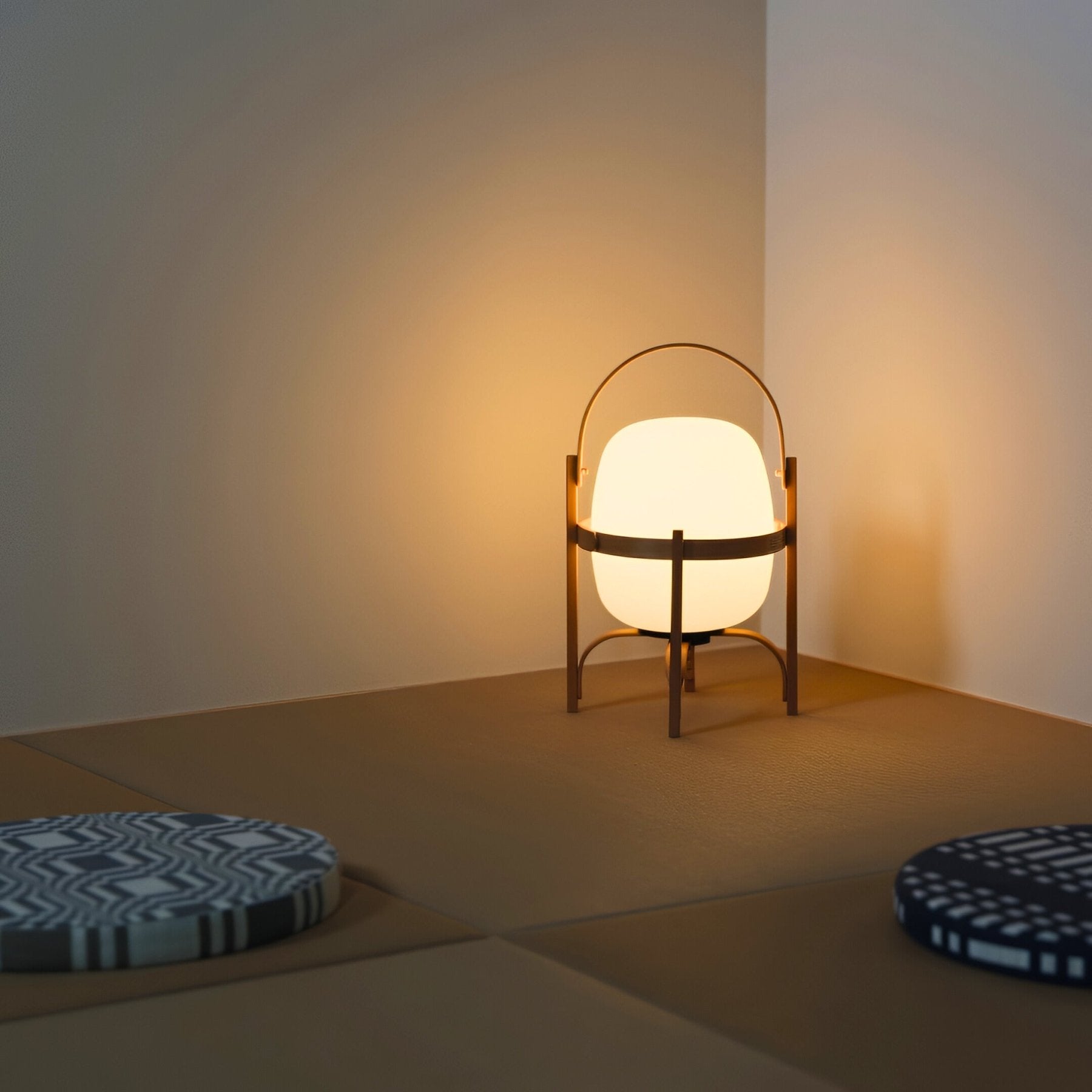 TOMO Table Lamp - Zeenova