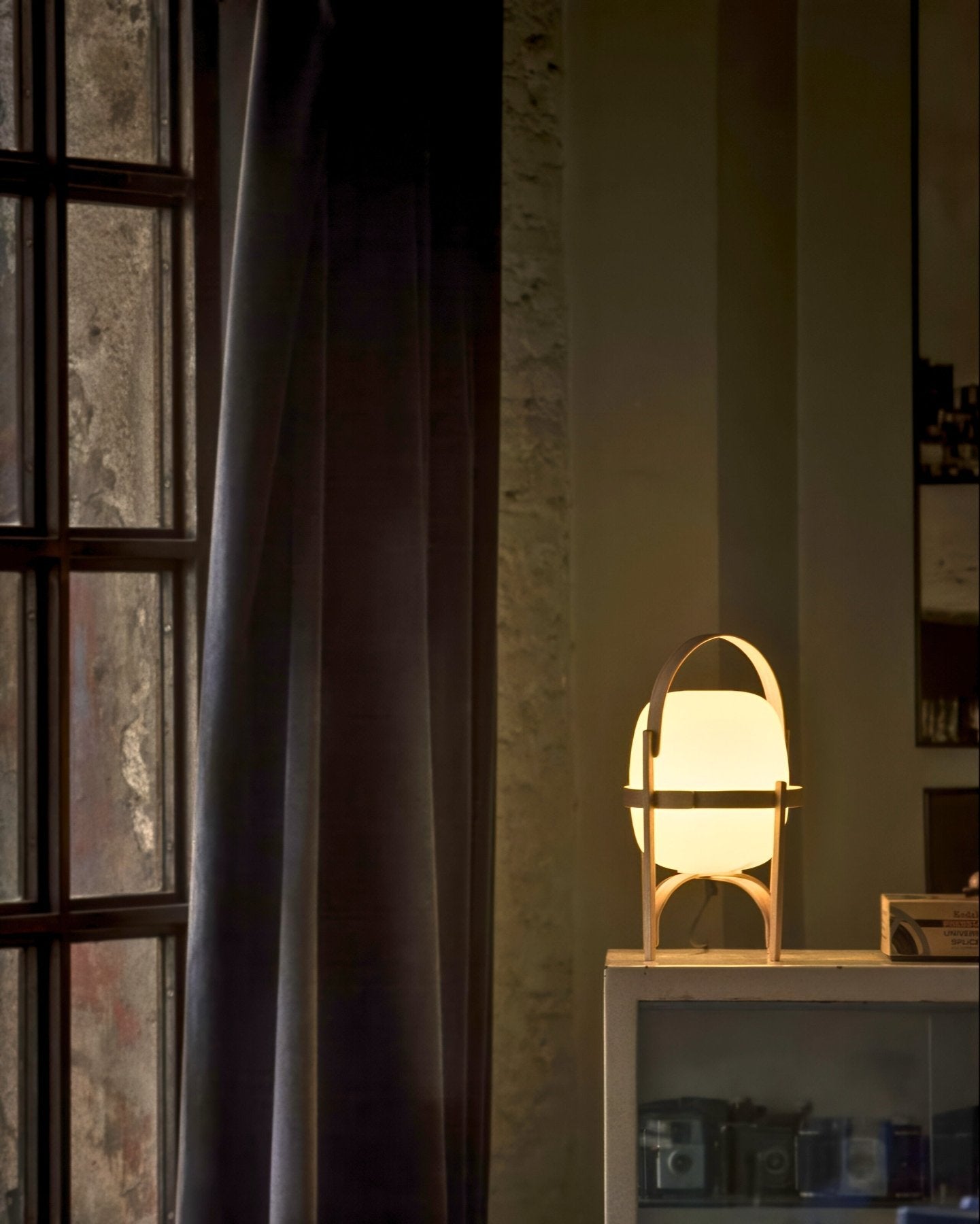 TOMO Table Lamp - Zeenova